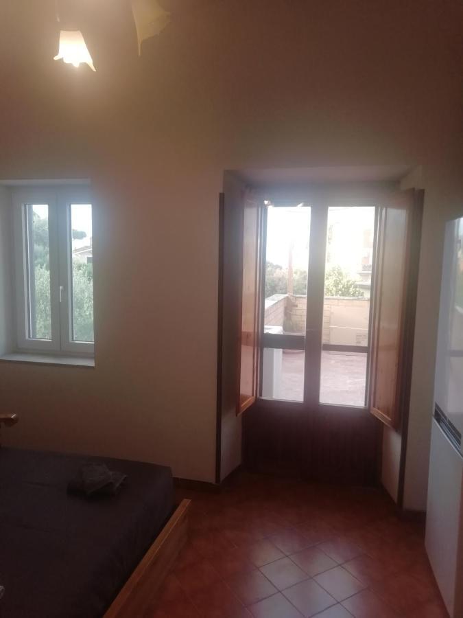Villa Giuliana Stanze Con Bagno Interno In Villa A 350 Mt Spiaggia Libera Lido Delle Sirene Anzio Exterior photo